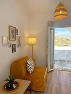 Adonis Hotel & Apartments