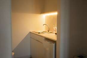 Adonis Hotel & Apartments