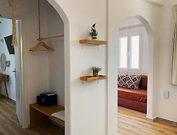 Adonis Hotel & Apartments