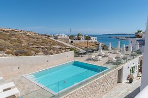 Adonis Hotel & Apartments