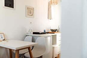 Adonis Hotel & Apartments