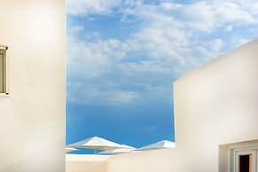 Adonis Hotel & Apartments