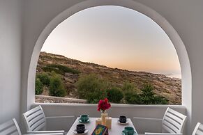 Adonis Hotel & Apartments