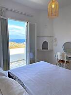 Adonis Hotel & Apartments