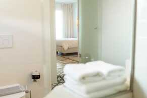 Adonis Hotel & Apartments