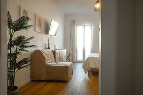 Adonis Hotel & Apartments