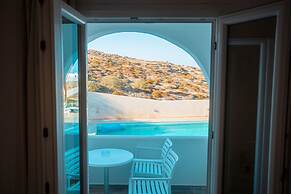 Adonis Hotel & Apartments