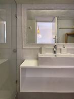 Adonis Hotel & Apartments