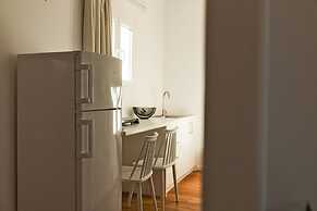 Adonis Hotel & Apartments