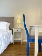 Adonis Hotel & Apartments