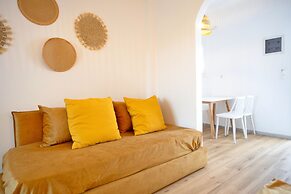 Adonis Hotel & Apartments