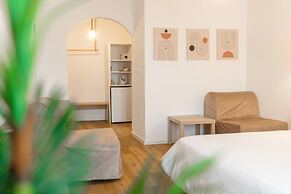 Adonis Hotel & Apartments