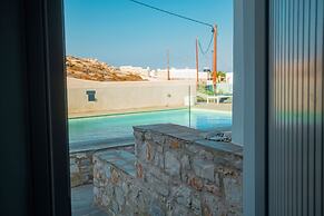 Adonis Hotel & Apartments