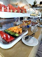 Adonis Hotel & Apartments