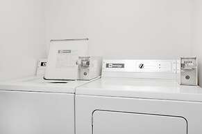 Super 8 by Wyndham Lethbridge