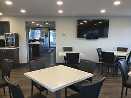 Super 8 by Wyndham Lethbridge