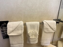 Super 8 by Wyndham Lethbridge