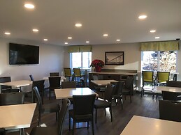 Super 8 by Wyndham Lethbridge