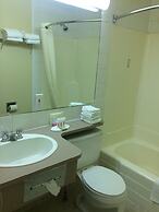 Super 8 by Wyndham Lethbridge