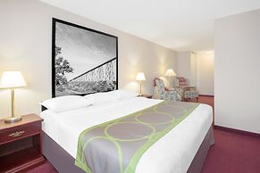 Super 8 by Wyndham Lethbridge