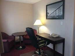 Super 8 by Wyndham Lethbridge