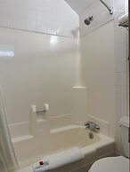 Super 8 by Wyndham Lethbridge