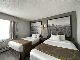 Super 8 by Wyndham Lethbridge