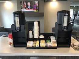 Super 8 by Wyndham Lethbridge