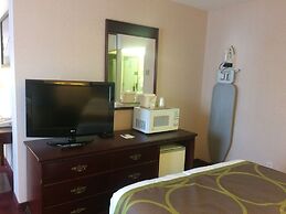 Super 8 by Wyndham Lethbridge