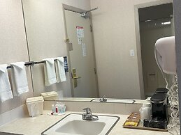 Super 8 by Wyndham Lethbridge