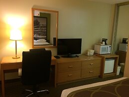 Super 8 by Wyndham Lethbridge