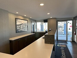 Super 8 by Wyndham Lethbridge