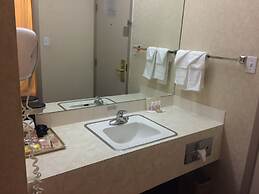 Super 8 by Wyndham Lethbridge