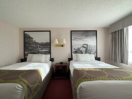 Super 8 by Wyndham Lethbridge