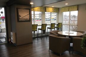 Super 8 by Wyndham Lethbridge