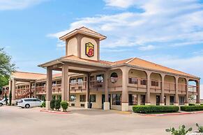 Super 8 by Wyndham Grand Prairie Southwest