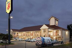 Super 8 by Wyndham Grand Prairie Southwest