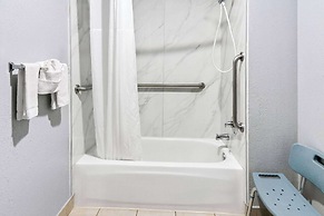 Super 8 by Wyndham Grand Prairie Southwest