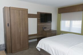 Holiday Inn Express Hotel & Suites Madison by IHG