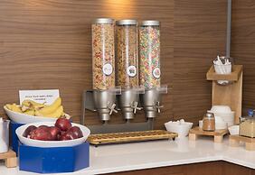 Holiday Inn Express Hotel & Suites Madison by IHG