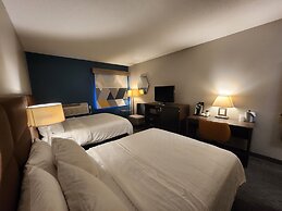 Holiday Inn Express Hotel & Suites St. Paul-Woodbury, an IHG Hotel