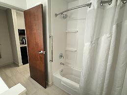 Holiday Inn Express Hotel & Suites St. Paul-Woodbury by IHG