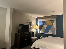 Holiday Inn Express Hotel & Suites St. Paul-Woodbury by IHG