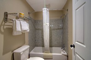 Westbridge Inn and Suites
