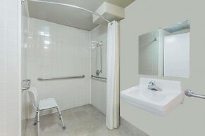 Super 8 by Wyndham Atlanta Northeast GA