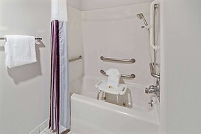 La Quinta Inn & Suites by Wyndham Naples East (I-75)