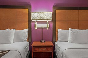 La Quinta Inn & Suites by Wyndham Naples East (I-75)