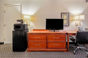 La Quinta Inn & Suites by Wyndham Naples East (I-75)