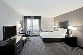 La Quinta Inn & Suites by Wyndham Cleveland Macedonia