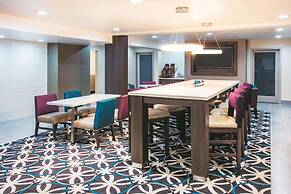 La Quinta Inn & Suites by Wyndham Cincinnati NE - Mason